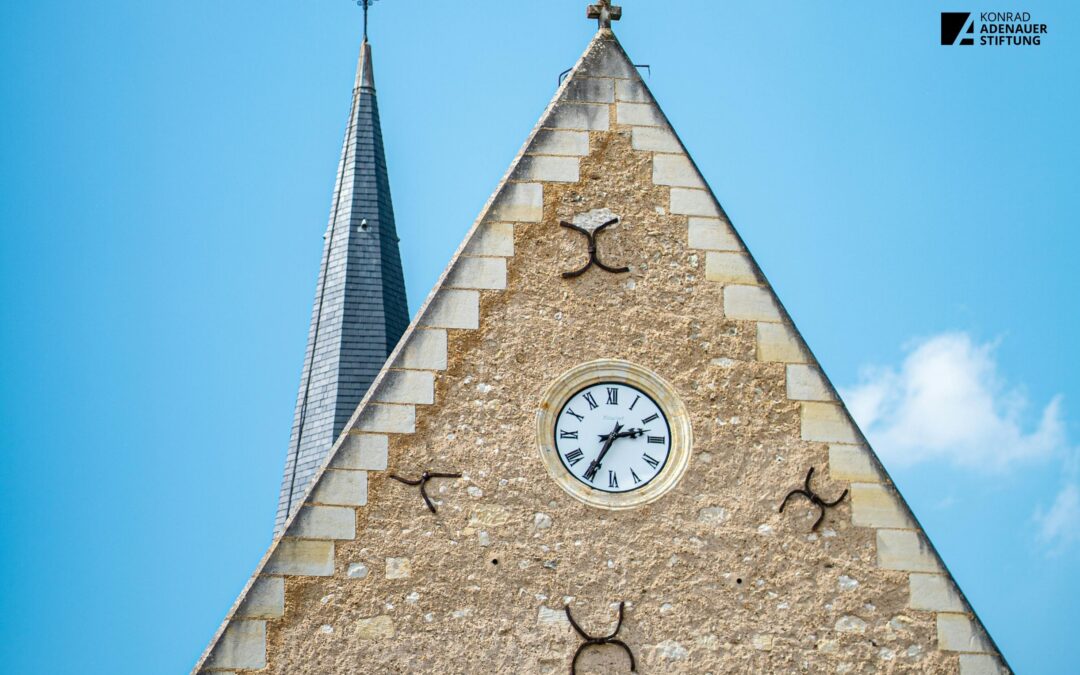 In der Zwischenzeit. Kirche im Wandel
